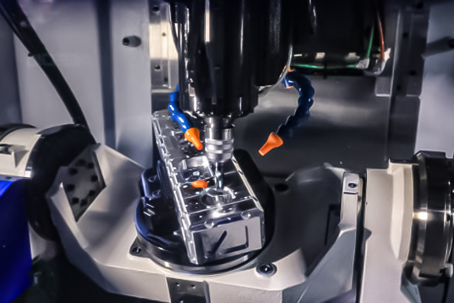 五轴联动CNC加工中心：曲面与异形件零误差解决方案